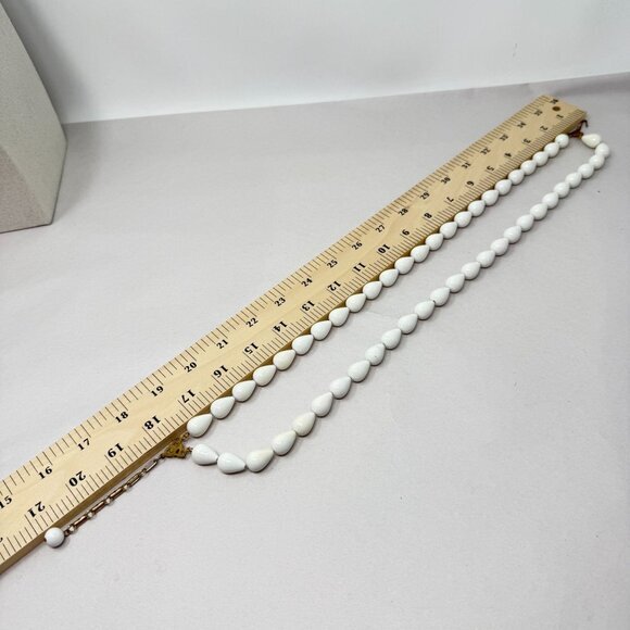 Vintage Beaded Necklace White Retro Look Teardrop Bead Double Strand Mid-Century - Picture 3 of 8